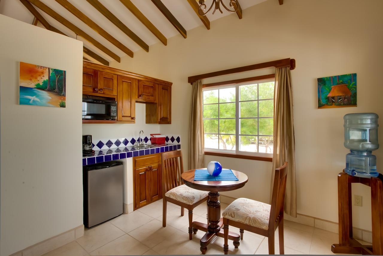 Coco Plum All Inclusive Resort Dangriga Bagian luar foto