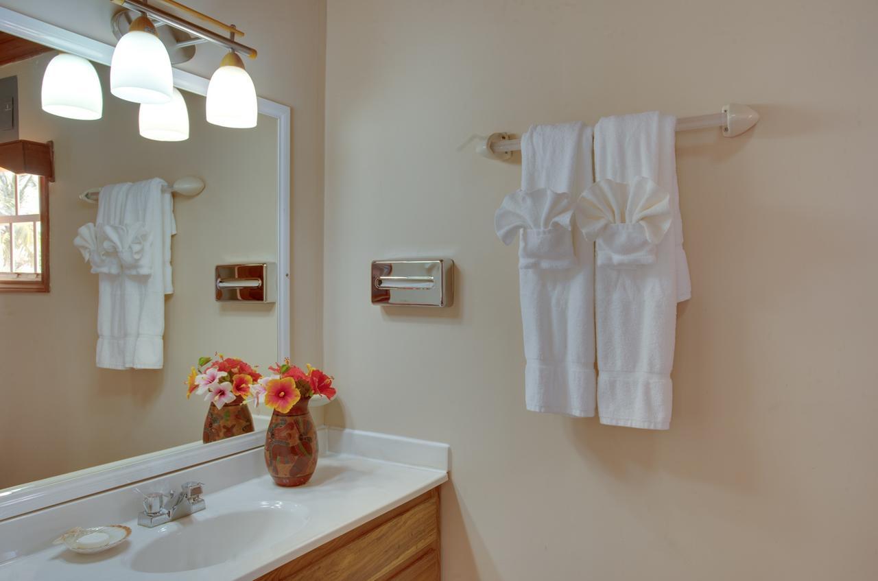 Coco Plum All Inclusive Resort Dangriga Bagian luar foto